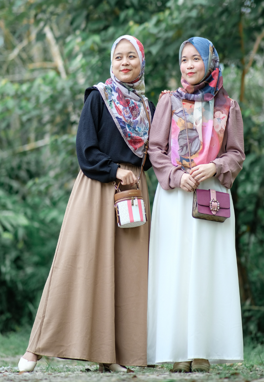 Button 2024 skirt hijab